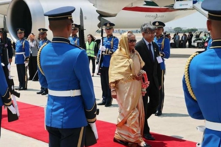 থাইল্যান্ডে প্রধানমন্ত্রীকে লাল গালিচা সংবর্ধনা