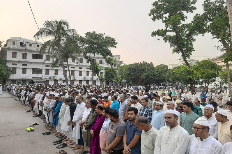 সুপ্রিম কোর্ট প্রাঙ্গণে সাবেক এটর্নি জেনারেল এ জে মোহাম্মদ আলীর জানাজা সম্পন্ন