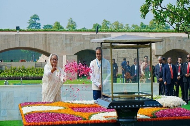 মহাত্মা গান্ধীর প্রতি শ্রদ্ধা প্রধানমন্ত্রীর