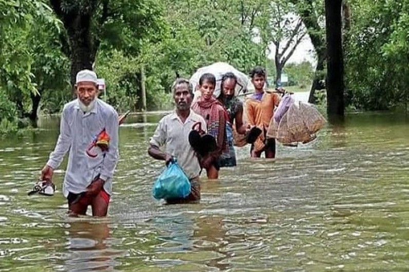 নোয়াখালীতে বন্যা পরিস্থিতির অবনতি প্রত্যন্ত এলাকায় পৌঁছায়নি সহায়তা