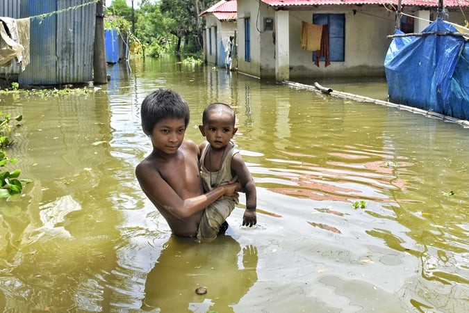 বন্যায় মৃত্যু বেড়ে ৭১