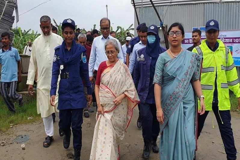 দাম বেশি হওয়ায় মানুষ ইলিশ খেতে পারে না এটা বড় অন্যায় :  মৎস্য উপদেষ্টা