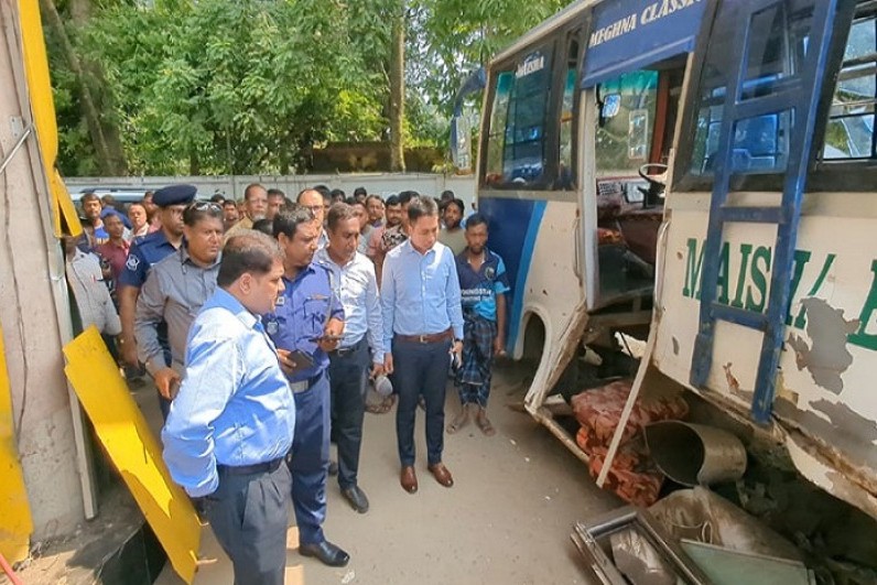 বাসে গ্যাস সিলিন্ডার বিস্ফোরণে ৩ জনের মৃত্যুর ঘটনায় তদন্ত কমিটি