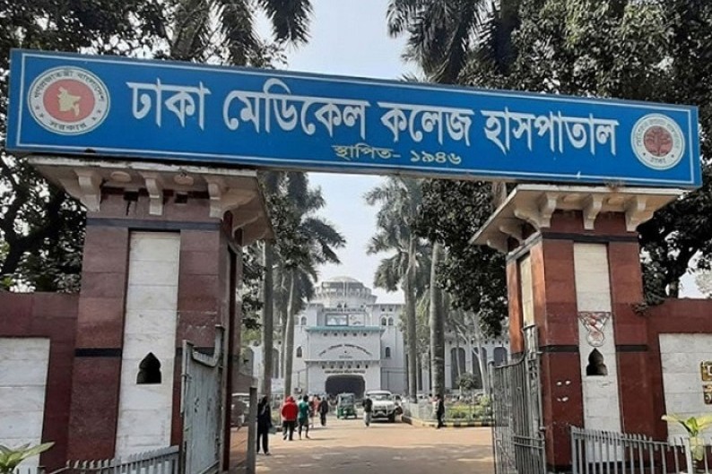 পুলিশ সদস্যকে ছুরিকাঘাত করে আসামীর পলায়ন