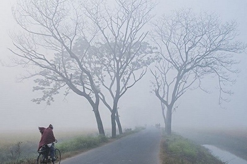 তীব্র শীতে কাঁপছে তেঁতুলিয়া