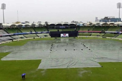 বৃষ্টিতে ঢাকা টেস্টের দ্বিতীয় দিনের খেলা পণ্ড