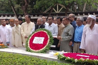 জাতির পিতা বঙ্গবন্ধুর সমাধিতে প্রকৌশলীর শ্রদ্ধা