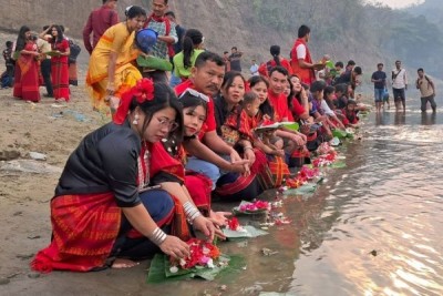 বান্দরবানে ফুল ভাসিয়ে বিষু ও বিজু উৎসব