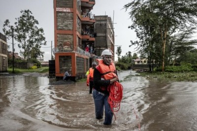 বন্যা বিধ্বস্ত কেনিয়া ও তানজানিয়ায় ঘূর্ণিঝড় সতর্কতা জারি