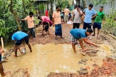 কুমিল্লায় বন্যার পানি নামার পর ভেসে উঠছে ক্ষতচিহ্ন