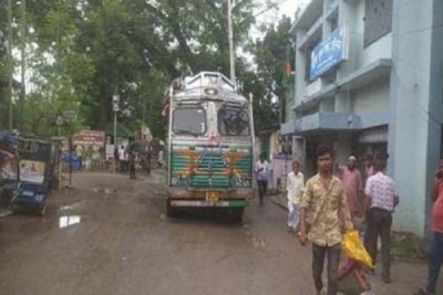 হিলি স্থলবন্দর দিয়ে ভারত থেকে আলু আমদানী শুরু